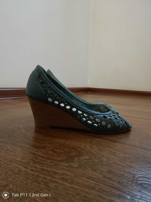 Босоножки на каблуке  б/у