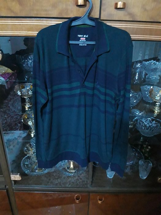 Мужская рубашка ещё имеются финки, футболки.