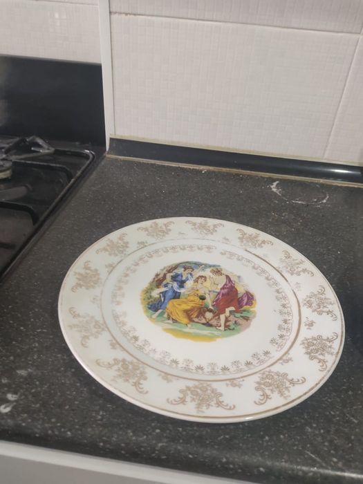 Тарелки, разные,600