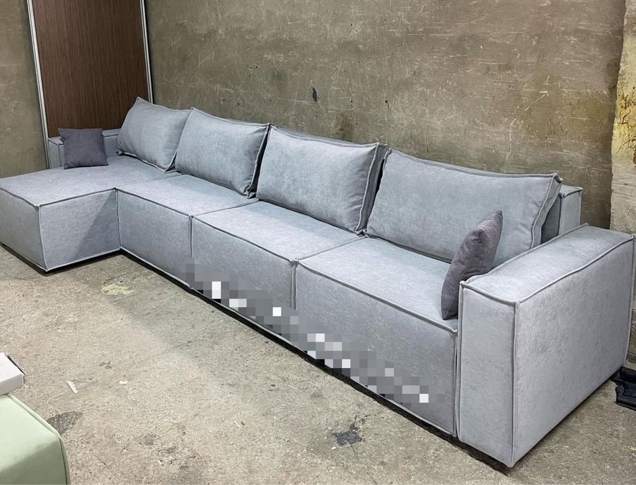 Большой диван в стиле лофт