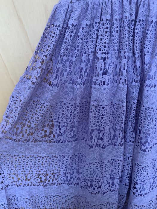 Рокля с дантела