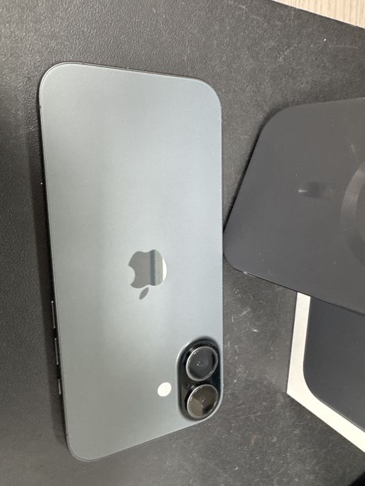 Iphone 17 256gb nou doar activat pentru proba