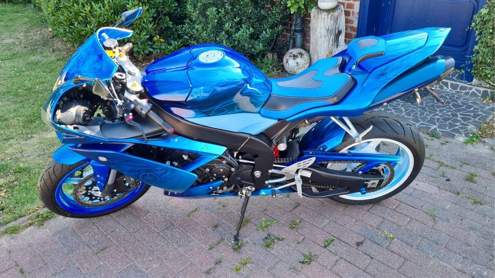 Yamaha R1 RN19 Custom