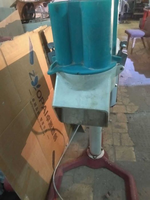 Овощерезка, лук, чипсы, морковь, паста и другие напезки.