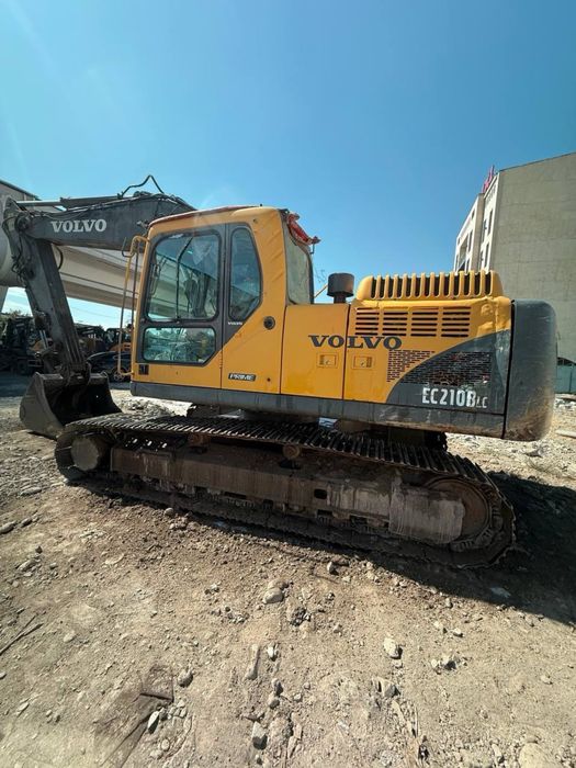 Экскаватор гусеничный VOLVO EC210 BLK 2013 йил 29000 моточас ишлаган
