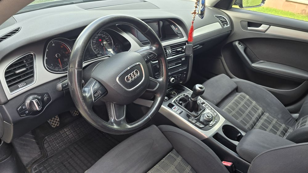 Vând Audi A 4 B 8 avant