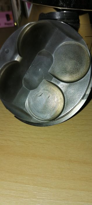 Vând chiulaosa honda crf 250r și piston