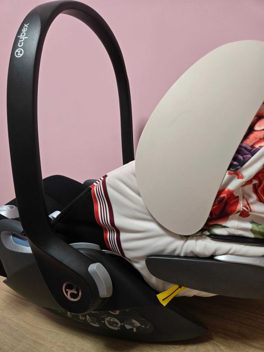 Cybex стол за кола Cloud Z i-size Spring/Blossom