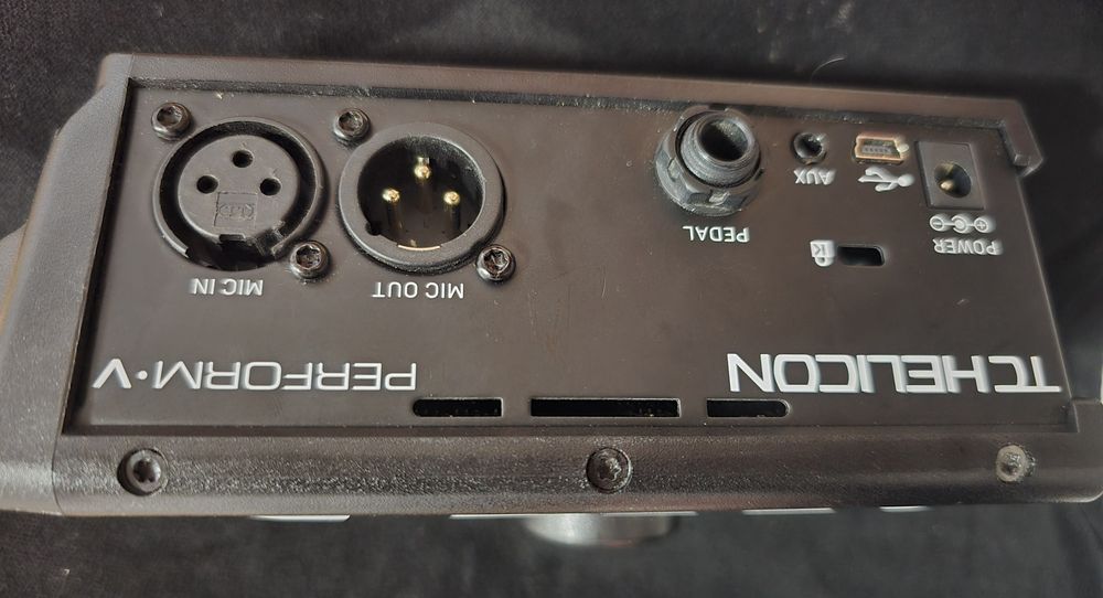 Procesor voce TC Helicon V5