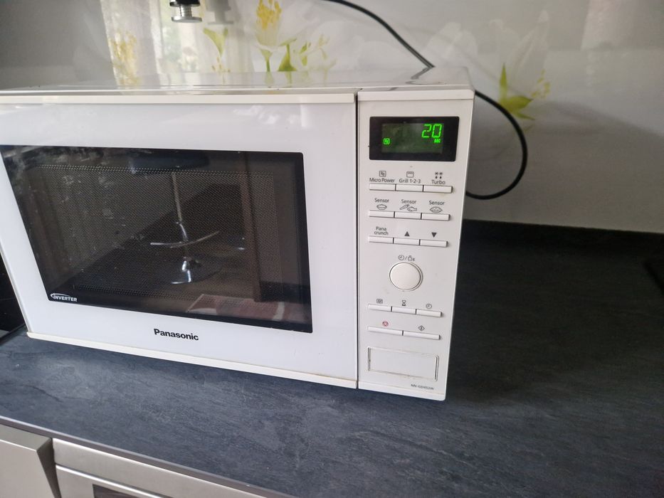 Cuptor cu microunde si grill panasonic