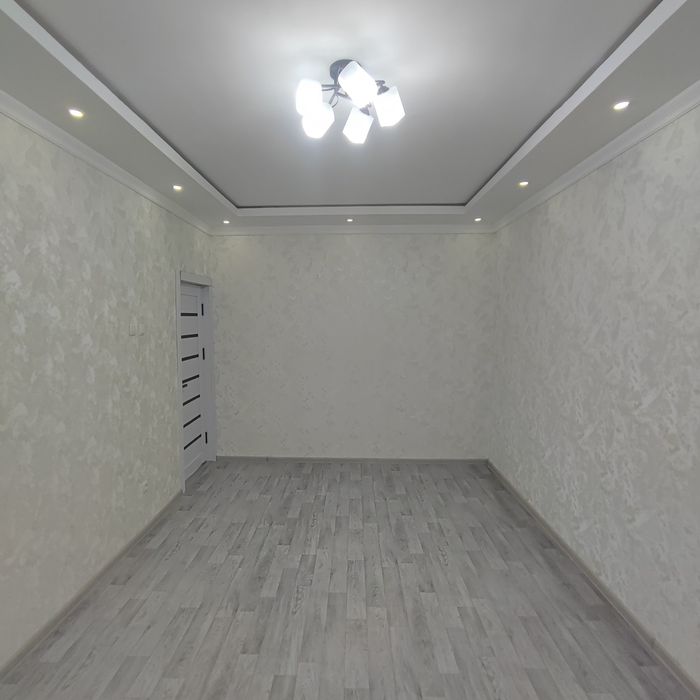 Сергели-5 2/1/9 Балкон 2*6 Срочна Сотаман.