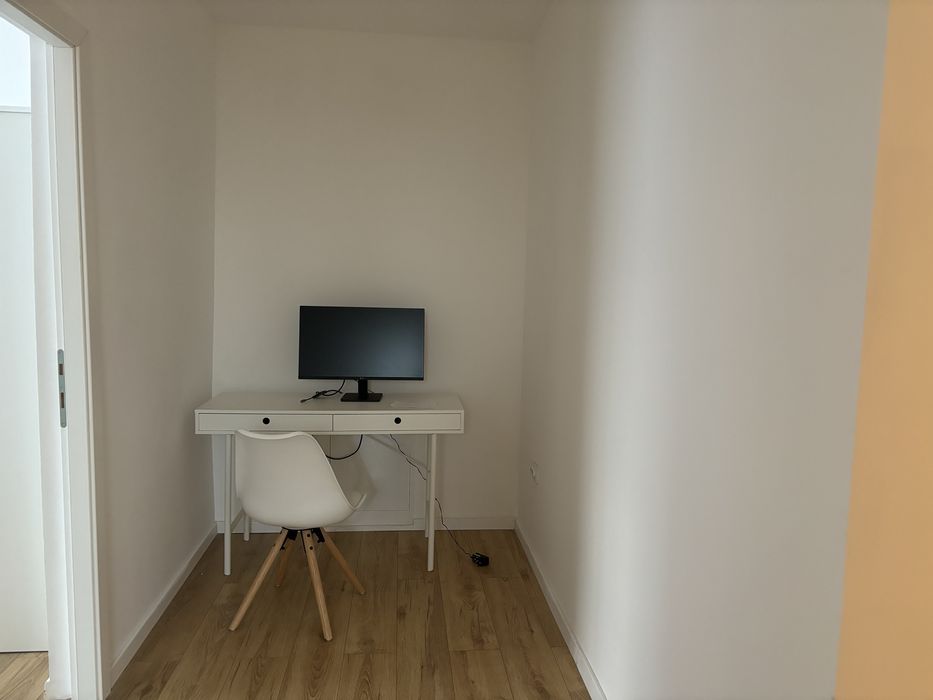 PF - Închiriez apartament 3 camere – Str. Stejarului, Florești