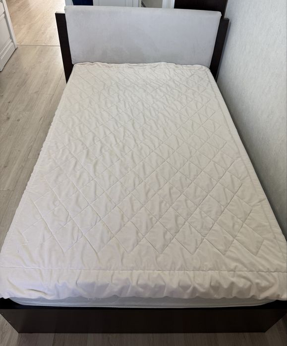 Продам кровать + матрас +покрывало