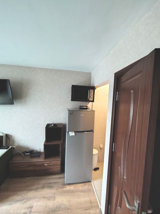 Едностаен от 42 кв.м, Център, обзаведен, ремонтиран, за Ч. Л - 450 EUR