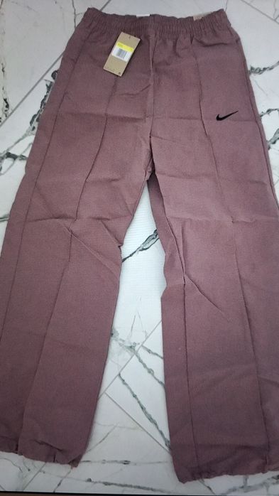 Дамски.спортен панталон Nike Everything S