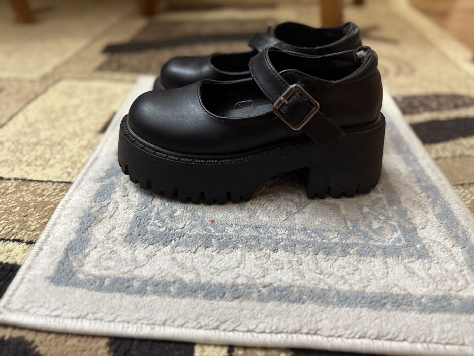 Продам туфли школьный