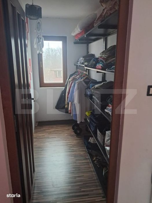 Casa de vanzare, 500 mp, zona Sendreni