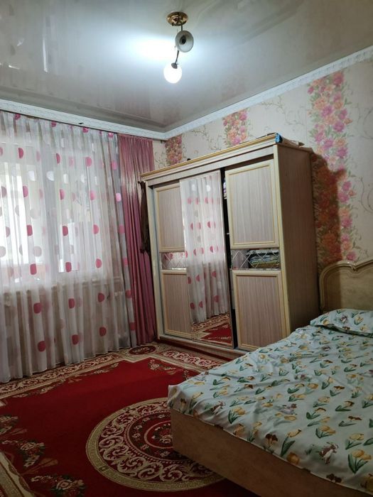 Продаётся 4/4/4 Юнусабад 11 квл ор-ир круг, т.ц Мега Планет