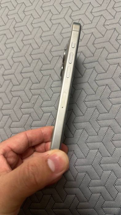 iphone 15 pro silver