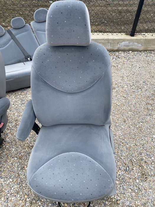 Седалки за ситроен ц3 2004 година