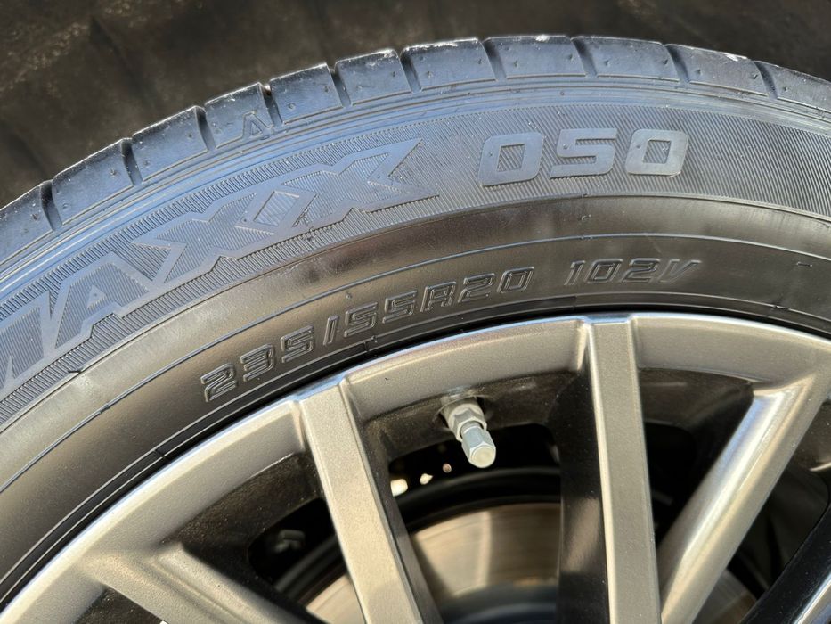 Продам шины в отличном состоянии