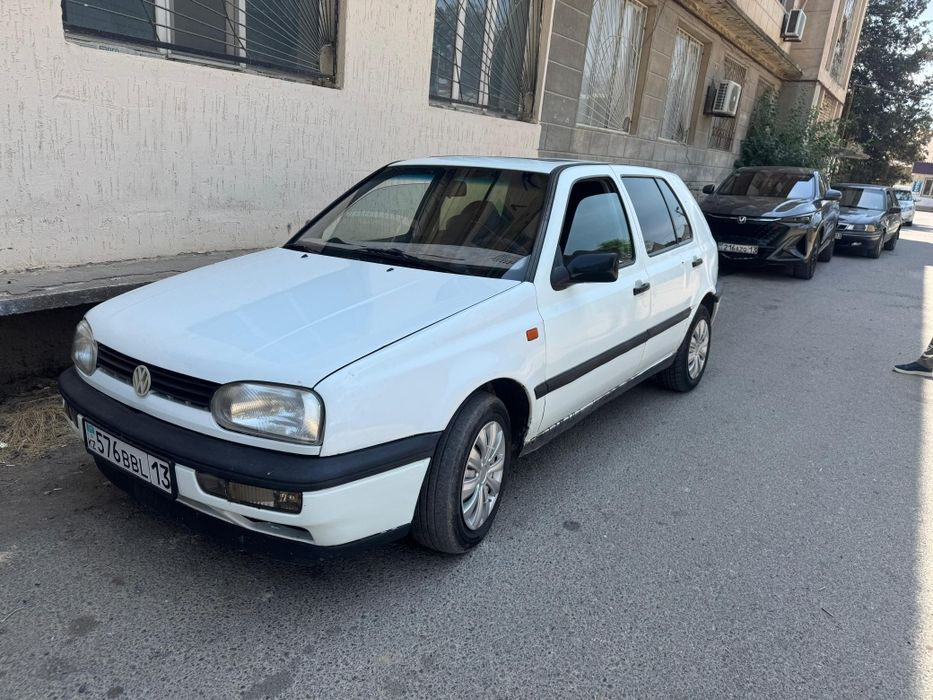 Голф 3   1.8 автомат