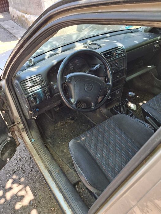 Opel Vectra 1,6 benzină + GPL omologat