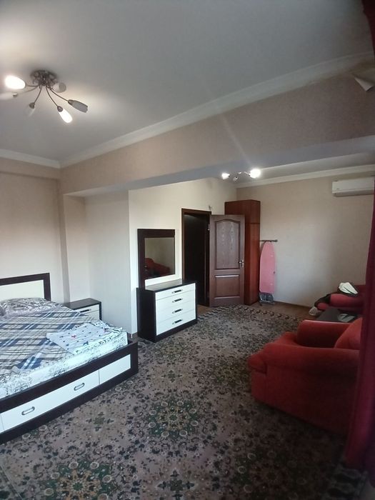 Продаю 4в3/4/4, НЕ ТОРЦЕВАЯ, Ц 4, на против Алайского базара! Ипотека.