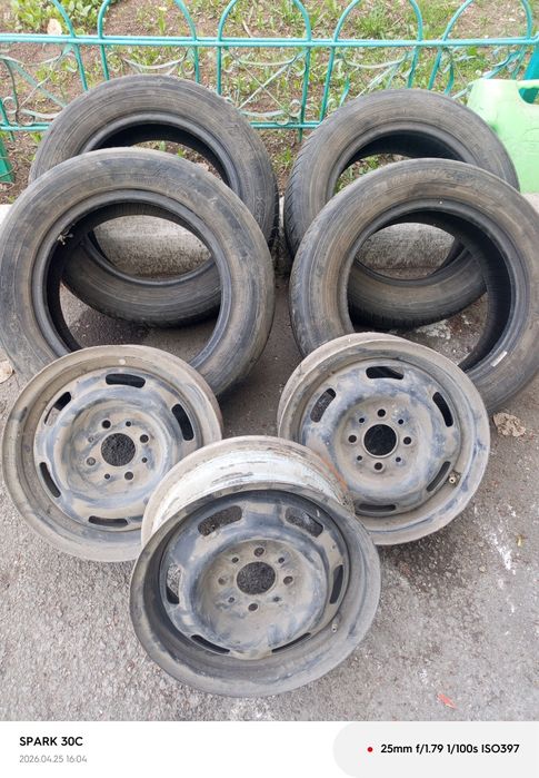 Срочно продам шины с дисками