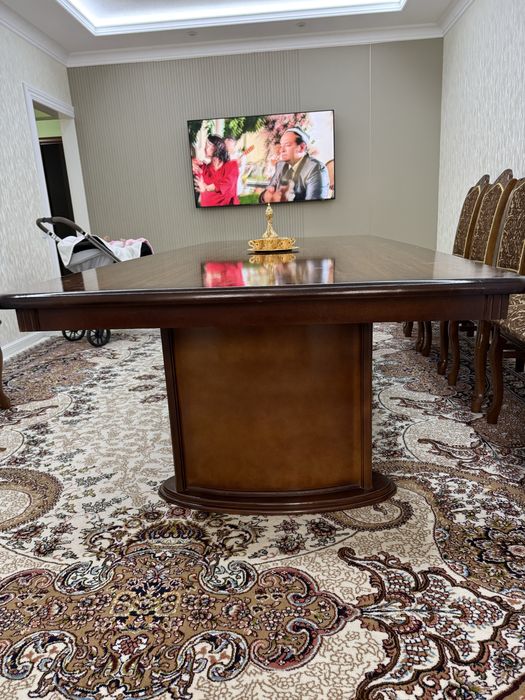 Комплект стол с 12 стульями