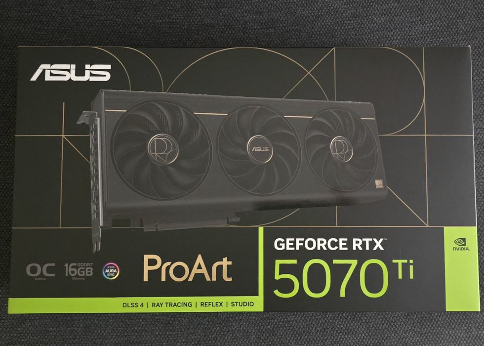 Продавам чисто нова видео карта Asus Proart 5070ti
