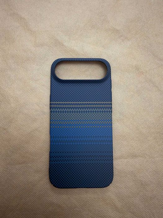 Чехол с карбоновой текстурой для iPhone 17 Air