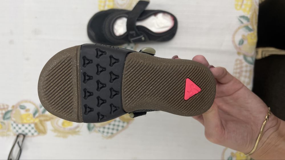 Обувь на девочкк