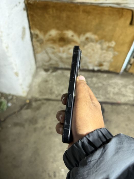 Продам обменяю айфон 16 про