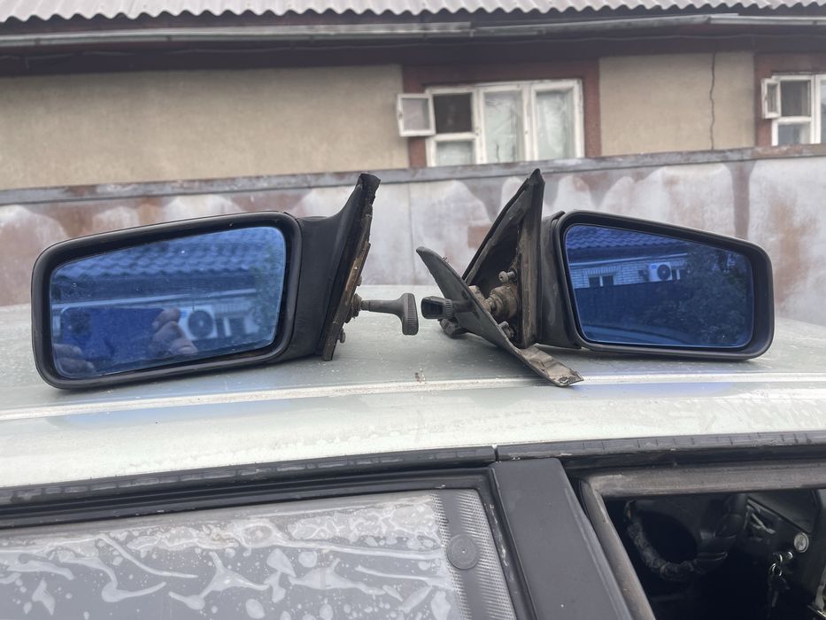 Продам зеркала ауди 100 в хорошем состояние