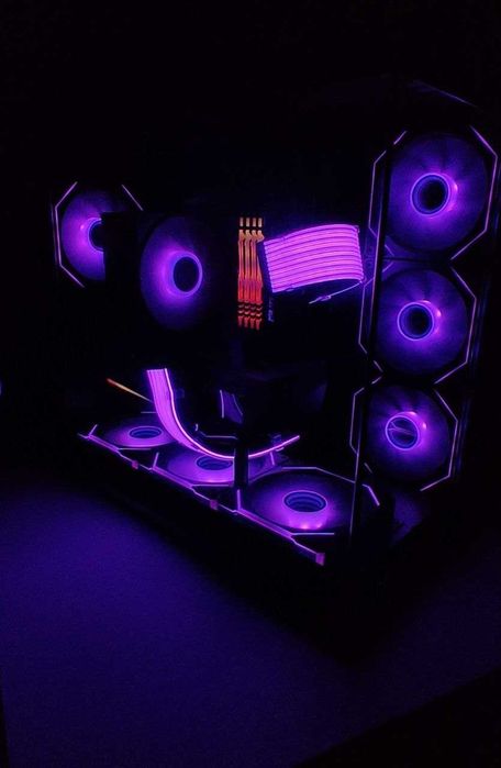 Ryzen 5 5600X / RTX 3070 Aorus / 32GB RAM / 300Hz Monitor