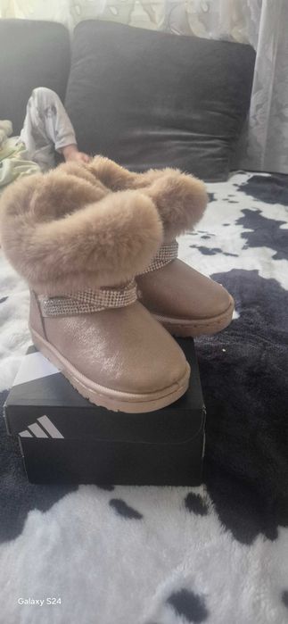 ДЕТСКИ маратонки  adidas