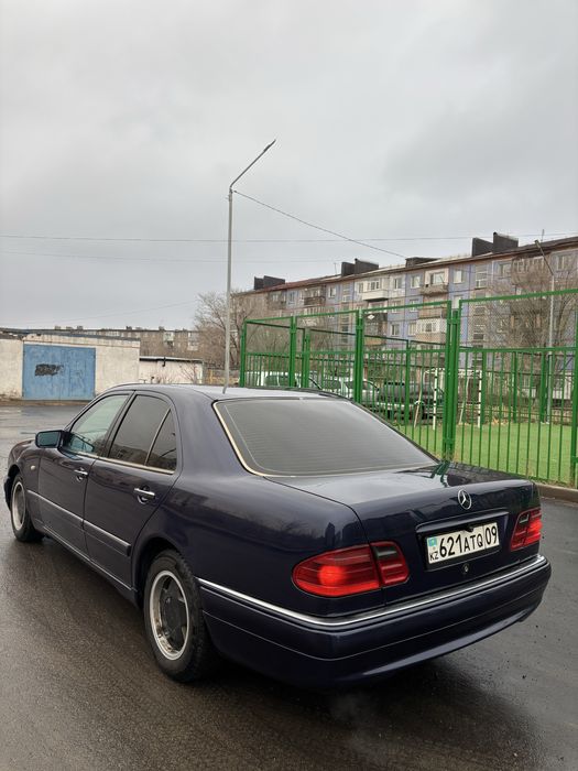 В продаже Мерседес W210