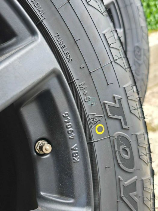 235/65/17  TOYO OPEN COUNTRY A/T Ⅲ - нови