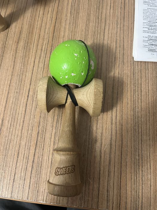Sweets Prime Solid Green Kendama