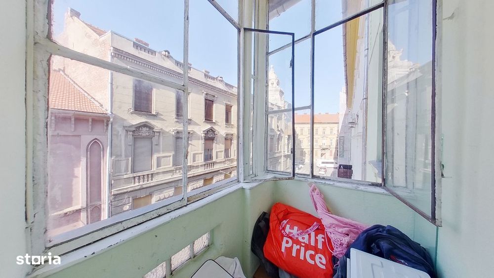 Apartament modern cu 3 camere intr-o cladire istorica, la 300 m de Pri