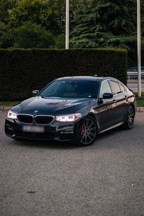 BMW 540i XDrive M-Пакет 2017 Navi*HeadUp*Harman&Kardon Частно Лице