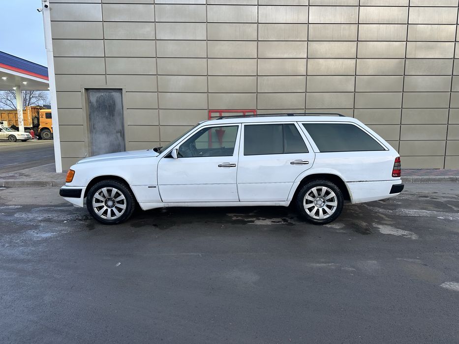 Мерседес 124 универсал на автомате