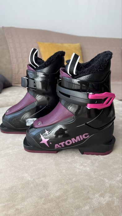 Vand clapari Atomic pentru fetita, marime 25-26 (mondo 15/16).