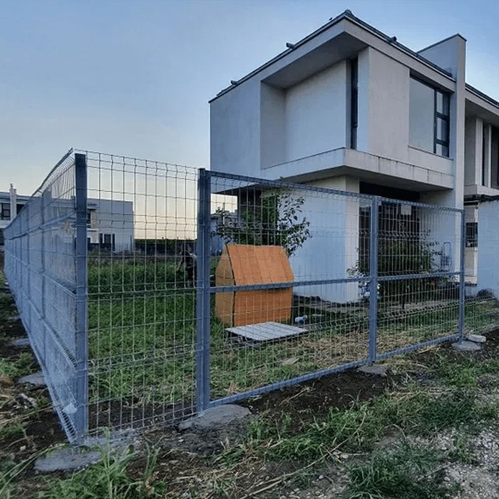 Garduri din plasă bordurată plasa anplatita