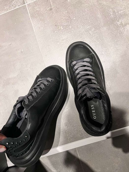 Дамски кецове Guess