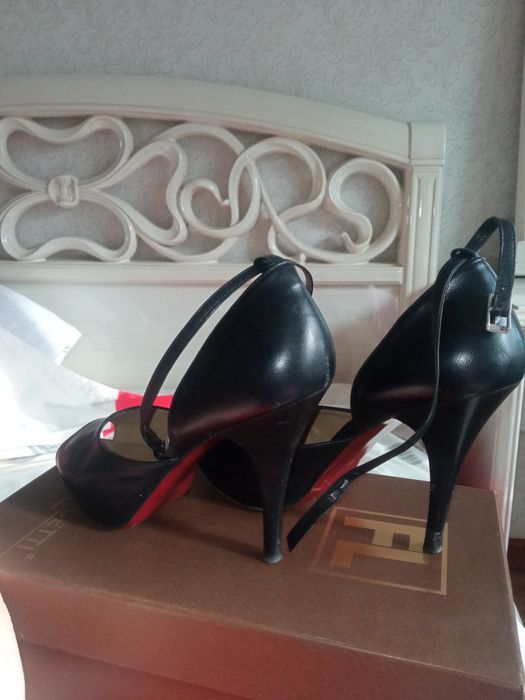 Итальянские туфли на каблуках