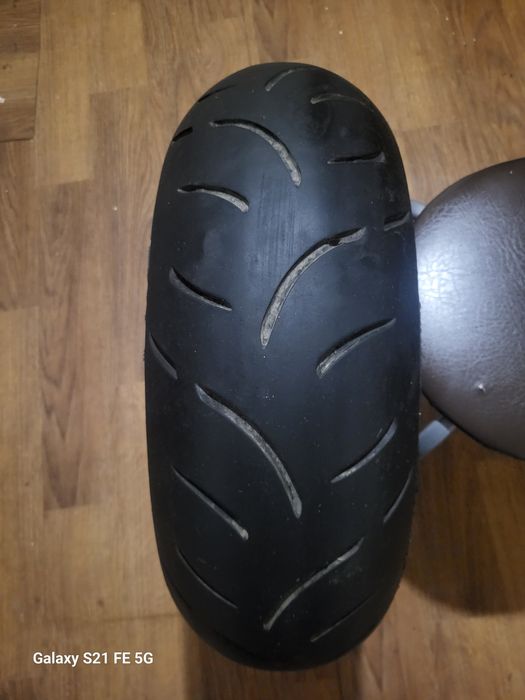 Задния покрышка на матоцикал