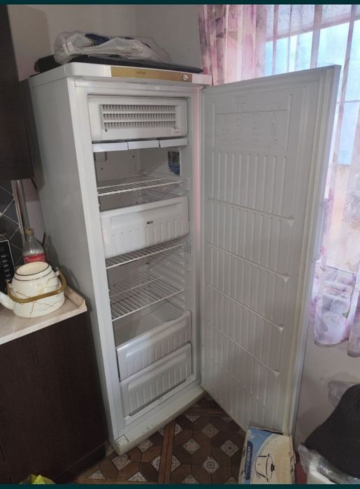 продам морозильник Индезит