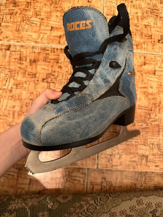 Коньки женские 36 размера.